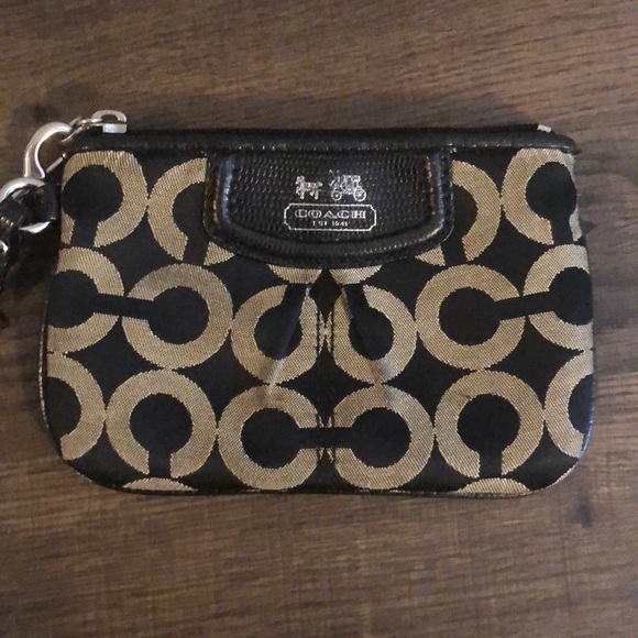 Coach wristlet 👛 - Picture 2 of 6